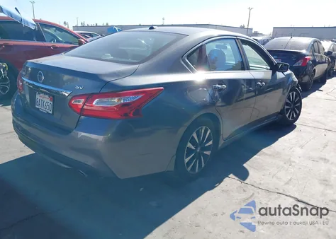 2017 Nissan Altima 2.5 Sv z USA, uszkodzony, nr VIN 1N4AL3AP7HC490445